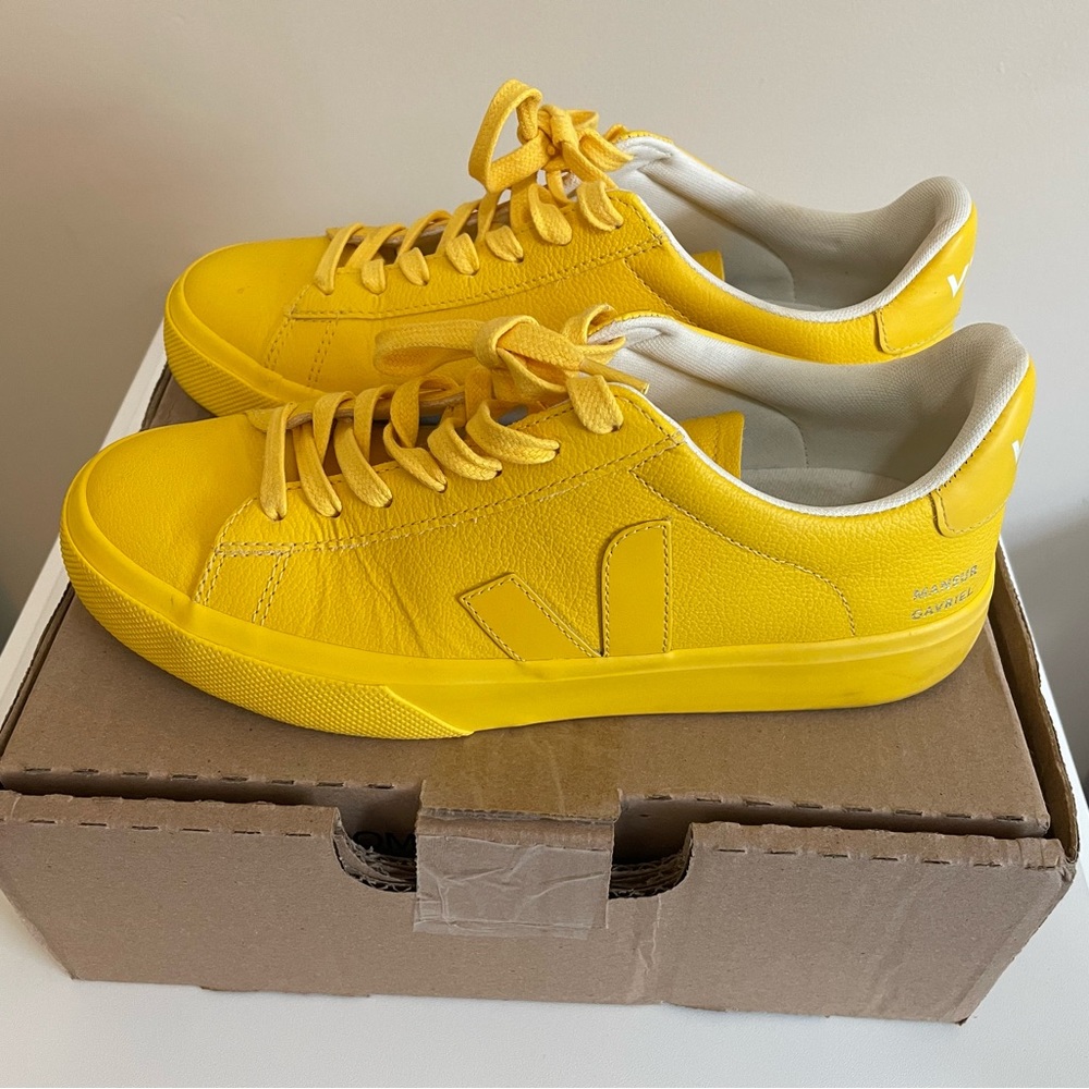 Veja Yellow Leather Low-Top Sneakers